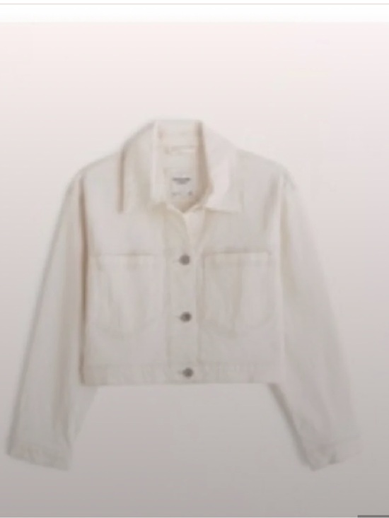 Abercrombie & Fitch Jackets & Blazers - Abercrombie & Fitch Cream Cropped Jean Jacket white size large with pockets